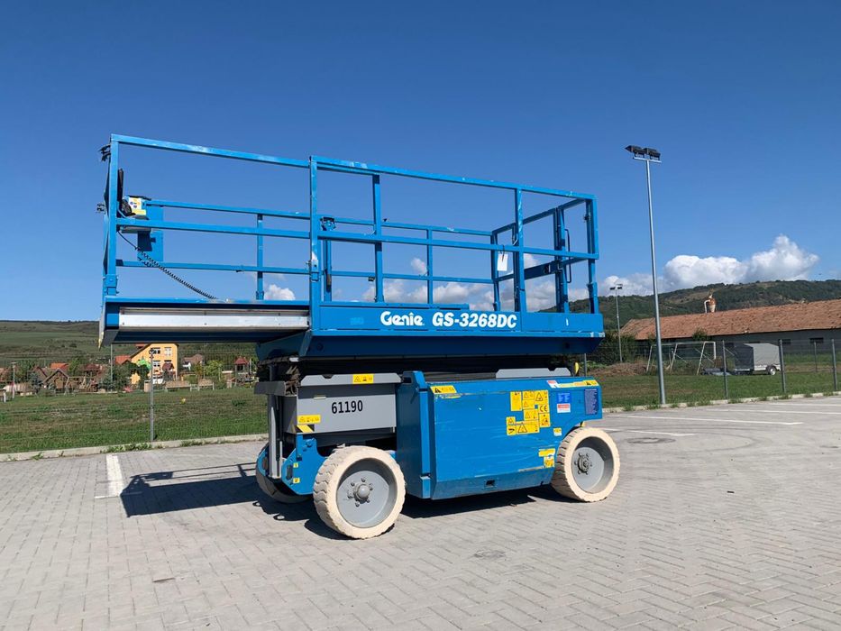 De inchiriat nacela electrica Genie GS3268DC