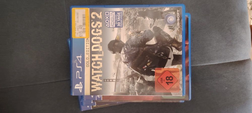 De vânzare Ps4 Pro cu doua manete