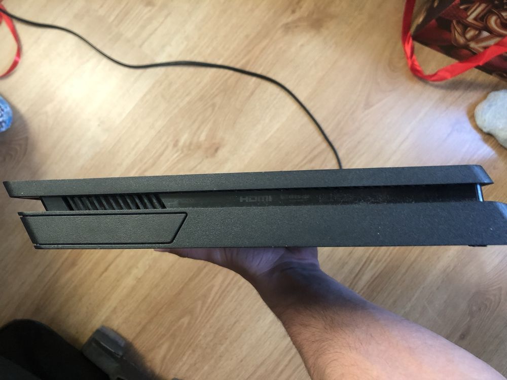 PS4 Slim 500GB + 2 джойстика – Спешно!