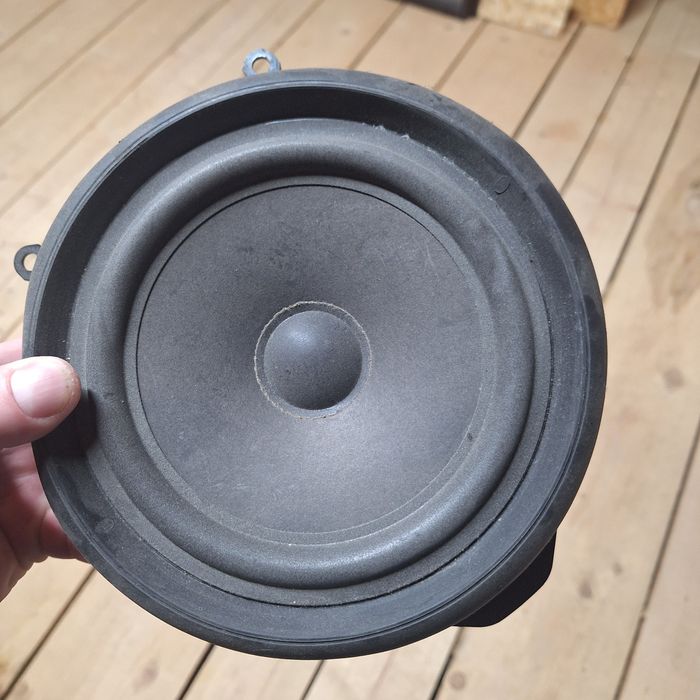 Vând tun bass alpine,stație Sony și 4 difuzoare audi(originale)