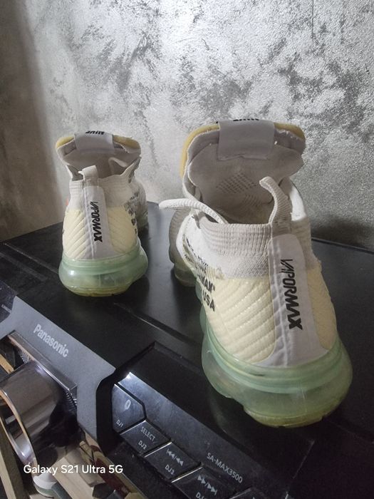 Vând Nike vapormax off White