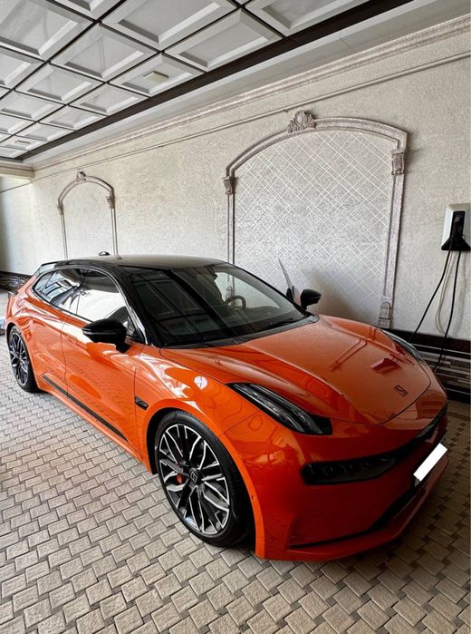 ZEEKR 001 Speed Orange