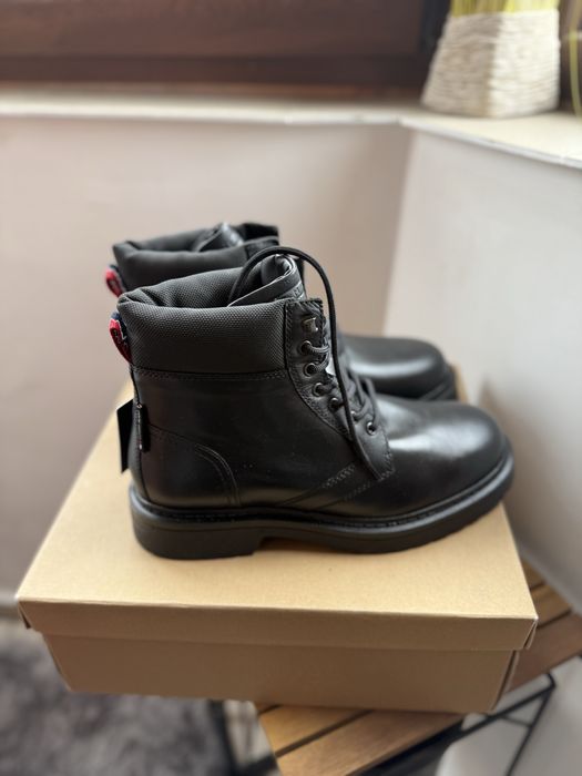 Tommy Jeans LaceUp bocanci piele neagea marimea 42 noi originali