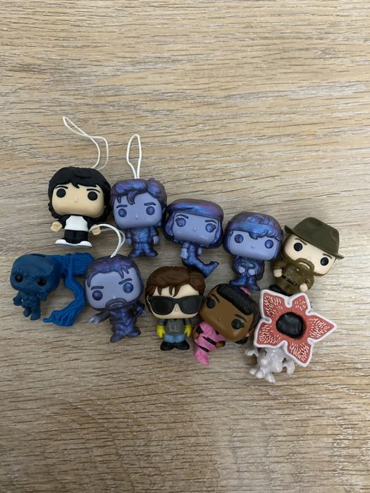 Продаю игрушки киндер джой с осд