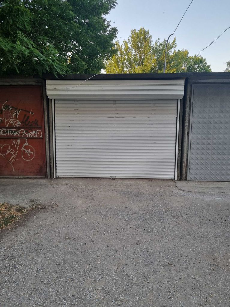 Продава се Гараж / Паркомясто в Търговище, Боровец - 15 кв.м за 952 €/кв.м - Снимка #1