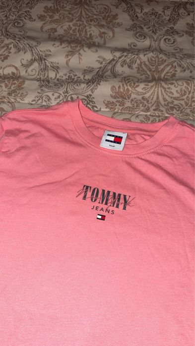 Тениска на Tommy Jeans.