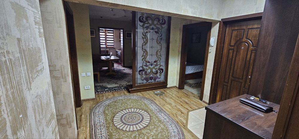 Ойбек метро 4-комн банковский дом