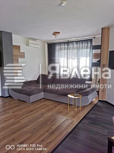 Продава се Тристаен апартамент в Варна, Възраждане 4 - 134 кв.м за 1575 €/кв.м - Снимка #2