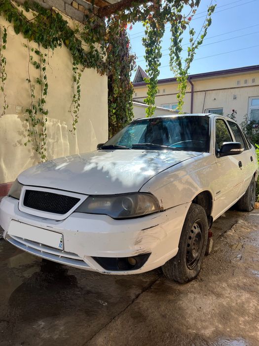 Nexia 2 2013 yil, holati yaxshi, rangi oq