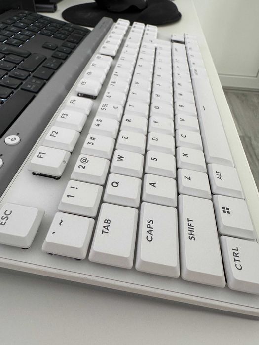 Tastatura Mecanica Gaming Logitech G515 White Lightspeed TKL Tactile