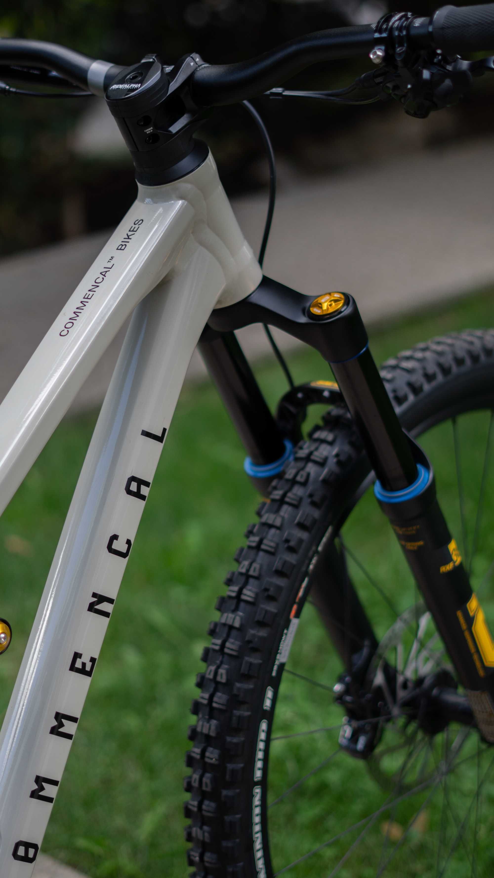 Commencal T.E.M.P.O | Ohlins окачване и топ компоненти Enduro / Trail