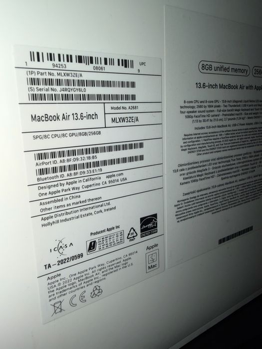 Apple Macbook air 13.6 M2 8gb ram, 256 ssd