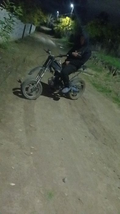 Vânnd un Cross de 125