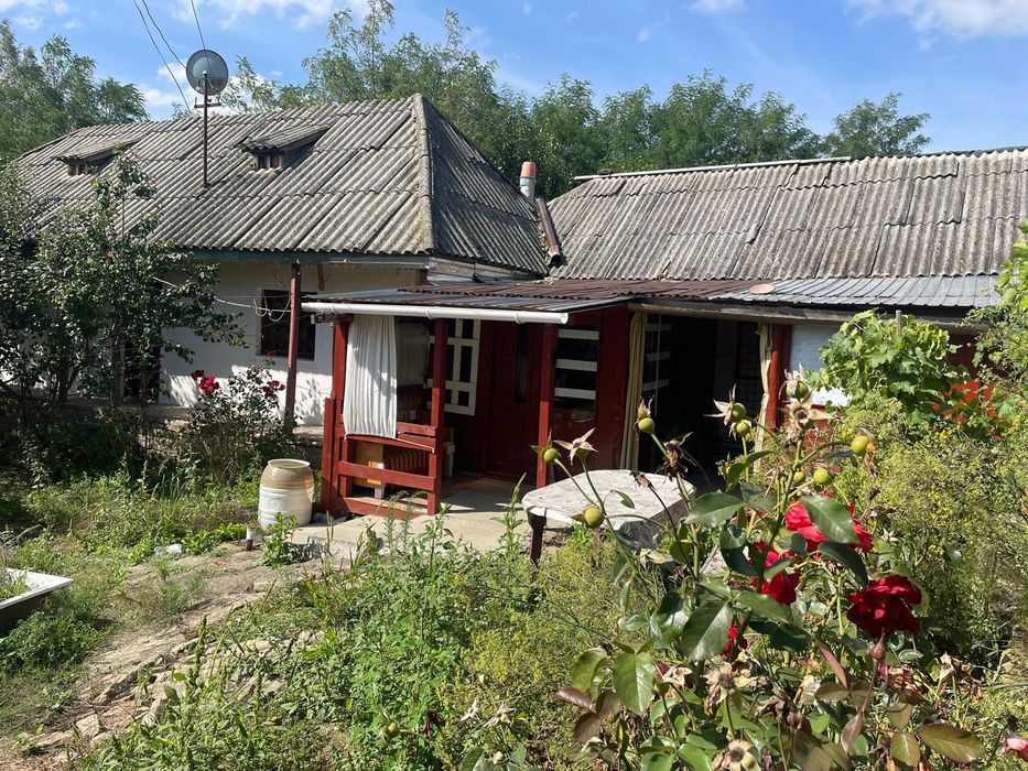 Vând casa cu teren 3400 mp Sat Stroiesti  Com Todiresti