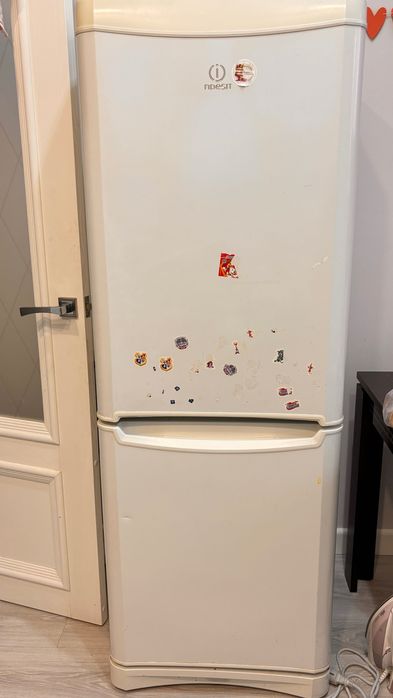 Холодильник Indesit