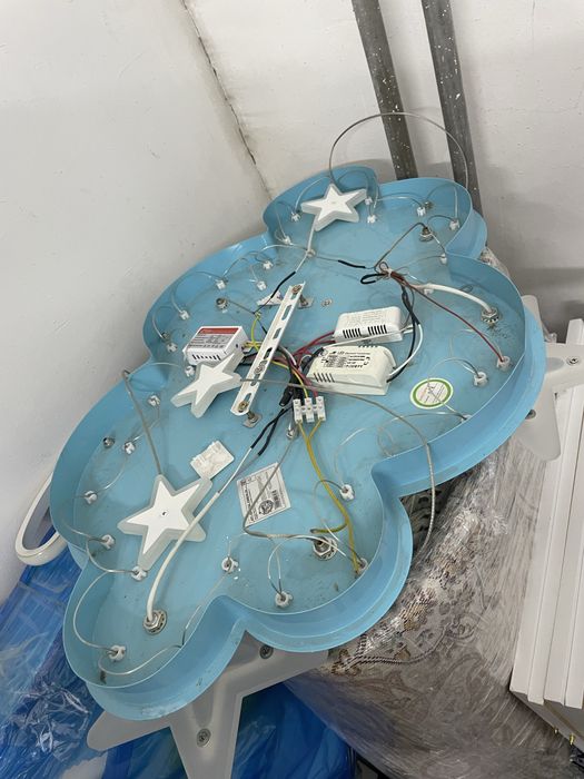 Продам детскую люстру