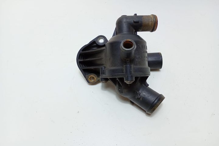 Carcasa termostat 03L121111R Volkswagen VW Passat B7 seria