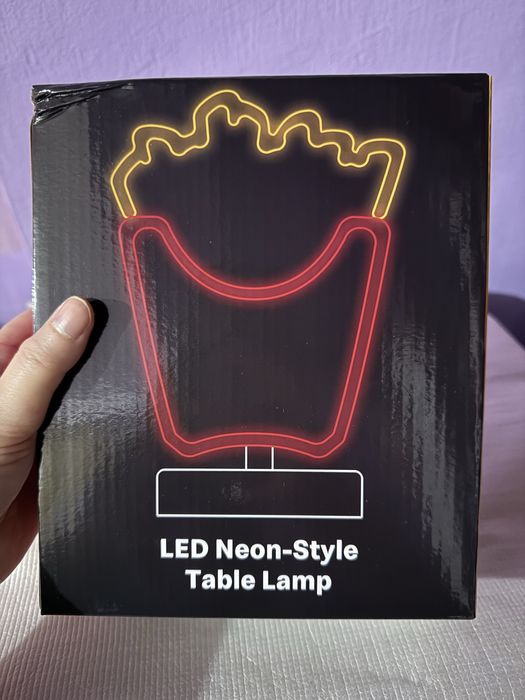 Lampa led noua cu eticheta