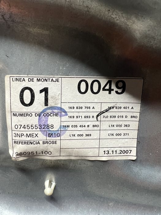 macara geam stanga spate  volkswagen golf 5 2009
