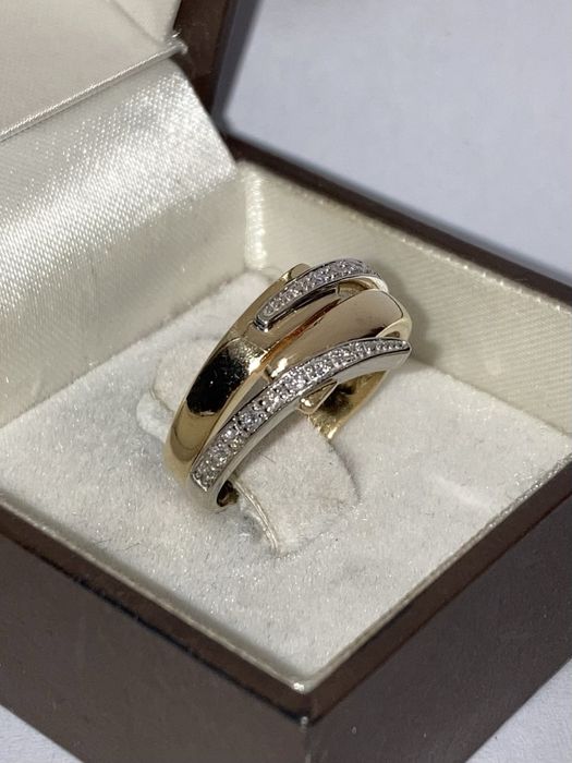 Inel aur 18kt.cu diamante