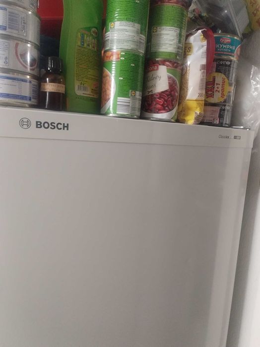 Хладилник"BOSCH"с компресор"Damfuss"155 см.височина с фризер отдолу