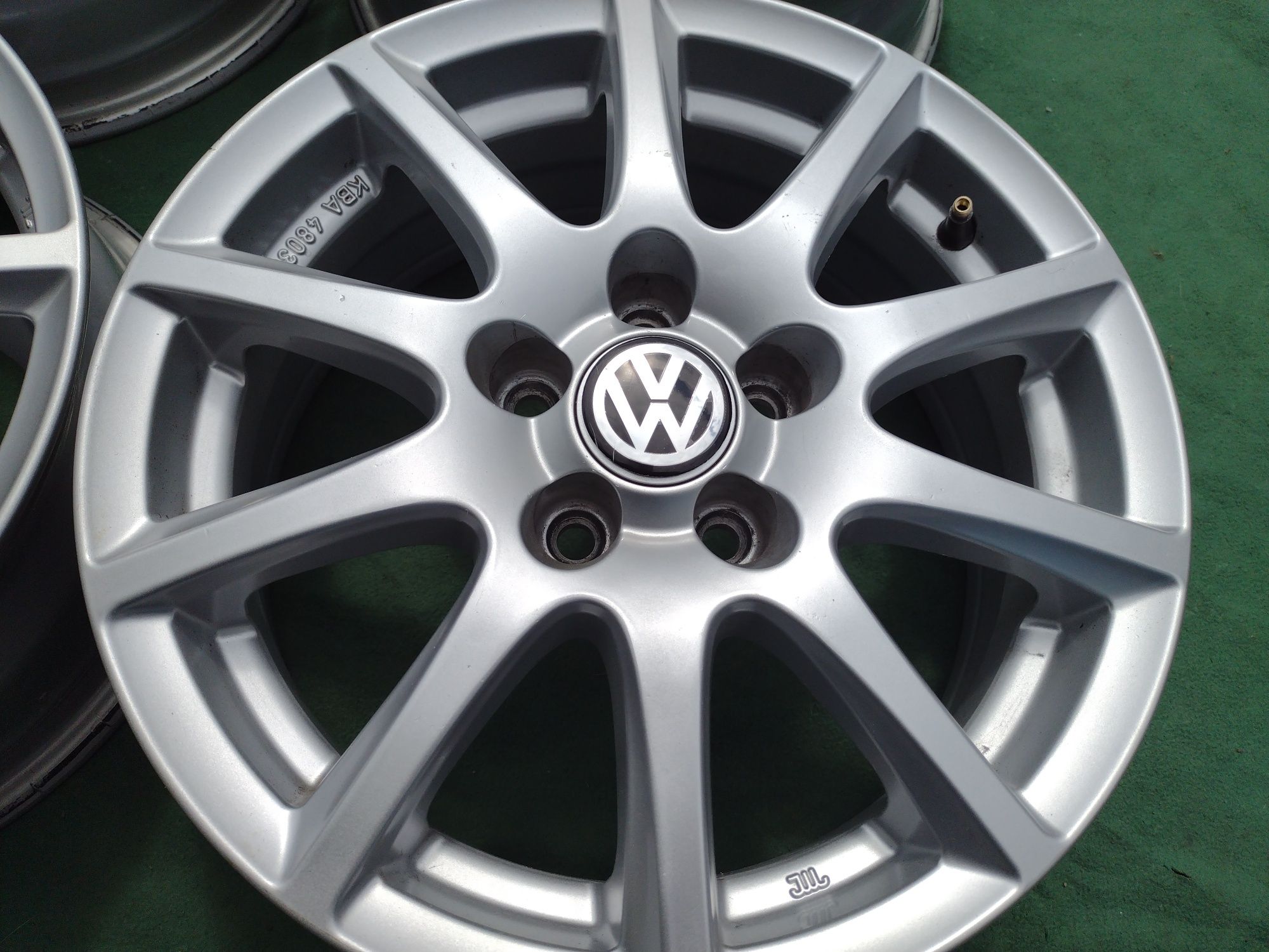 Перфектни Rc Design 15-5x100 6j ET38 Фолксваген Поло