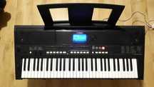 Продавам синтезатор Yamaha PSR-E433 подходящ също и за изучаващи пиано