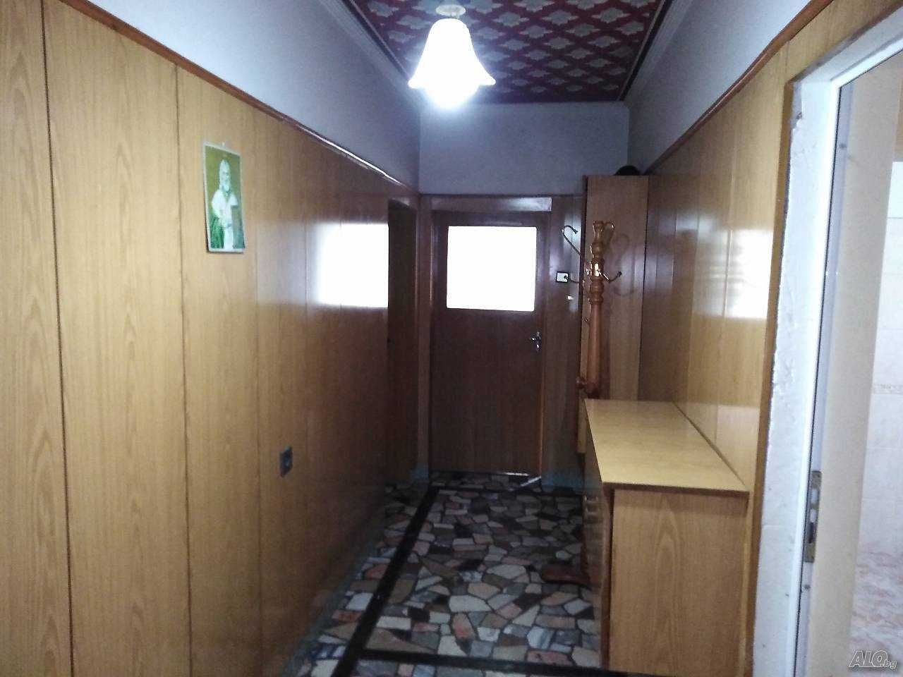 Дава се под наем Многостаен апартамент в Асеновград - 100 кв.м за 204 € - Снимка #2