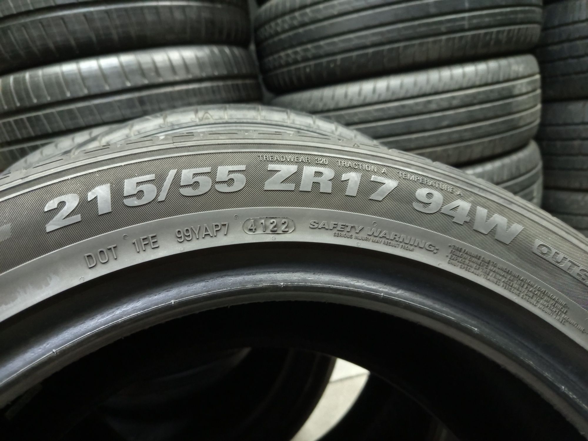 Kumho 215/55/17-4бр дот 4122