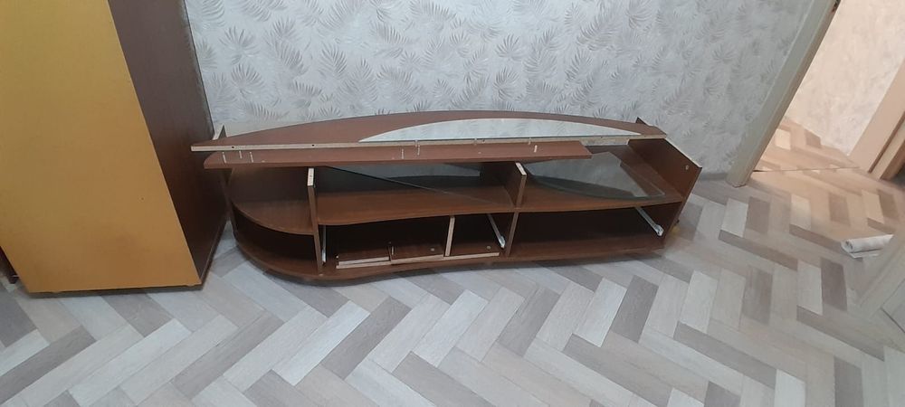 Продадим стенку в зал