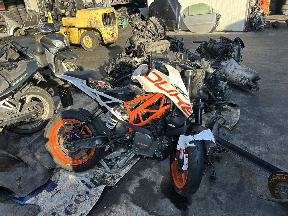 Продавам мотор КТМ Duke на части.