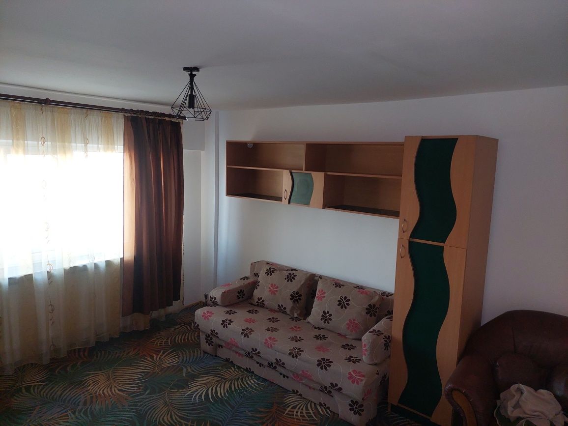 George Enescu. Ofer spre închiriere apartament 2 camere decomandat