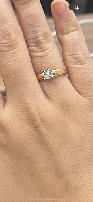 Бриллиантовое кольцо новое золотое