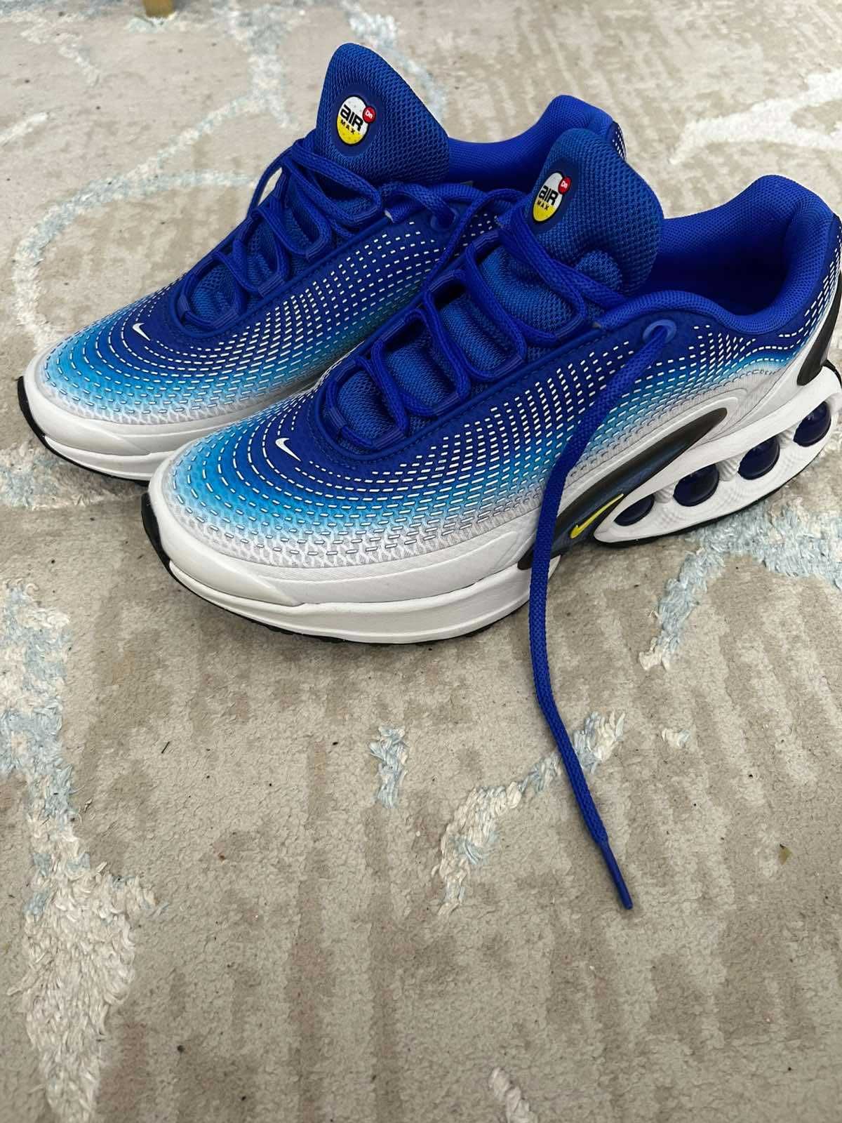 Продават се маратонки Nike air max DN