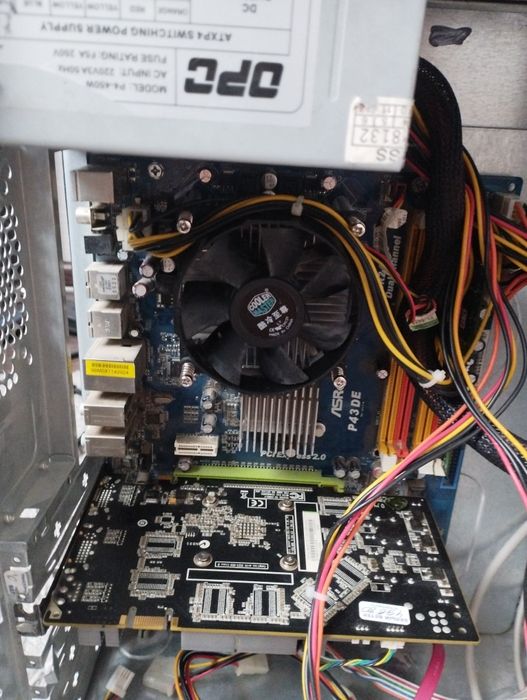 Продается системный блок на запчасти    проблема с материнской плате