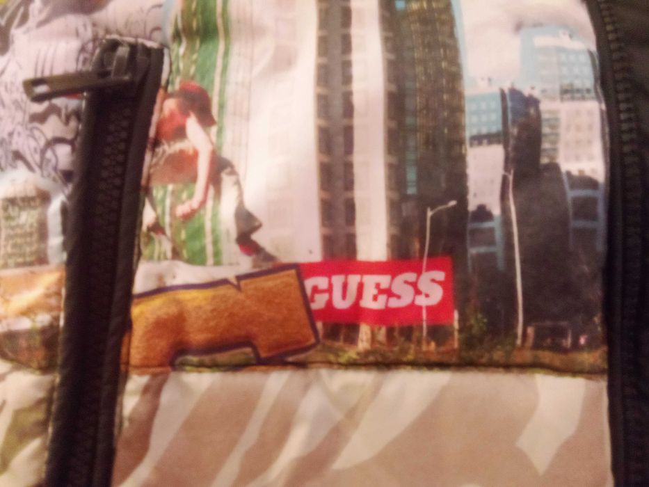 Яке Guess за момче 6г - 85 лв.