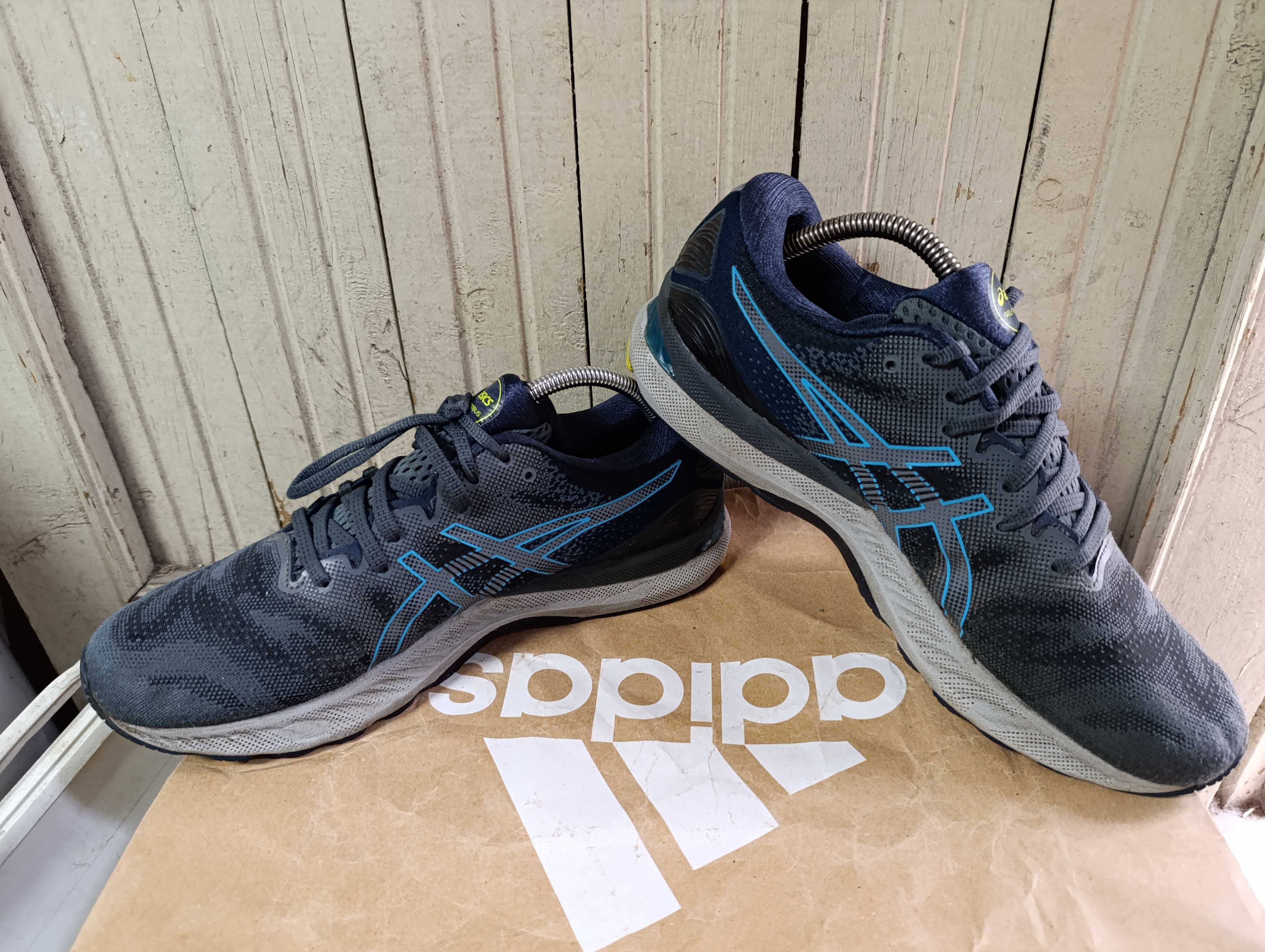 '' Asics Gel-Nimbus 23''оригинални маратонки 44.5 номер