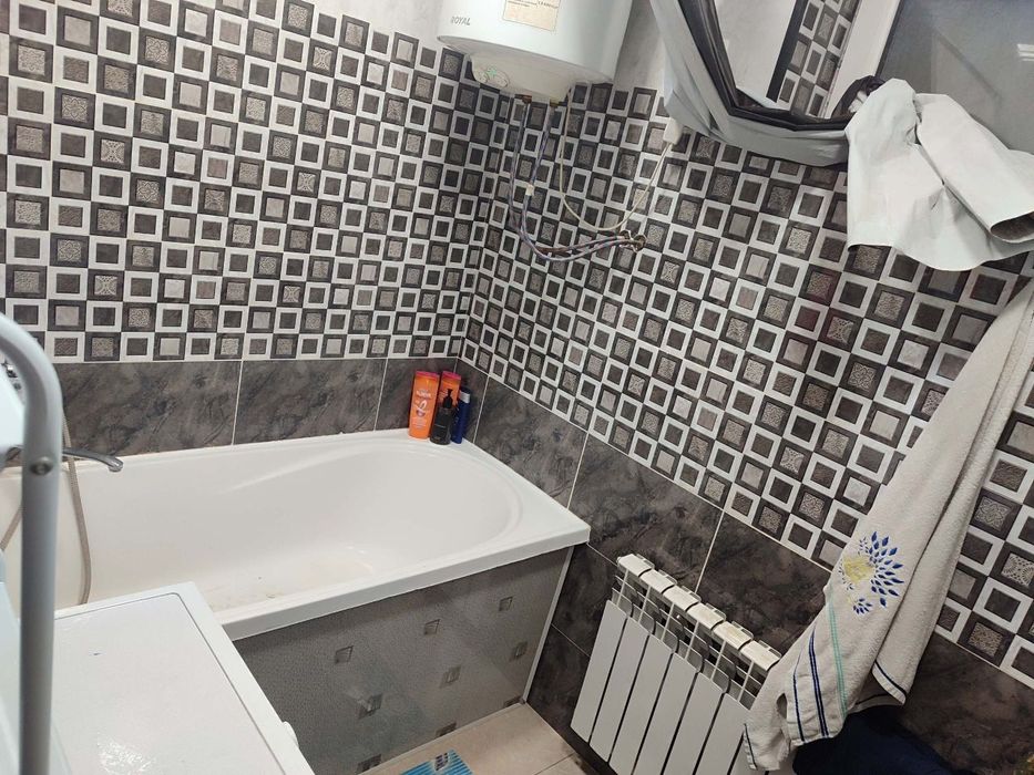 Эски Сергили 2/1/4 77серия 60 м² ремонтли уй сотилади.