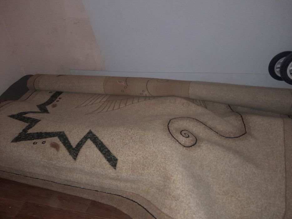 Ковёр большой .   .