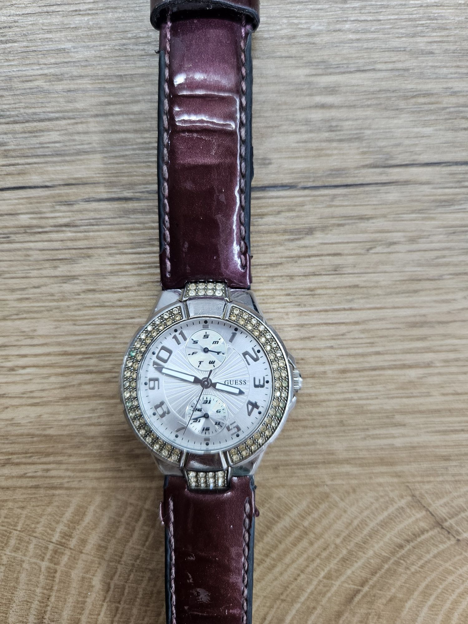 Ръчен часовник Guess