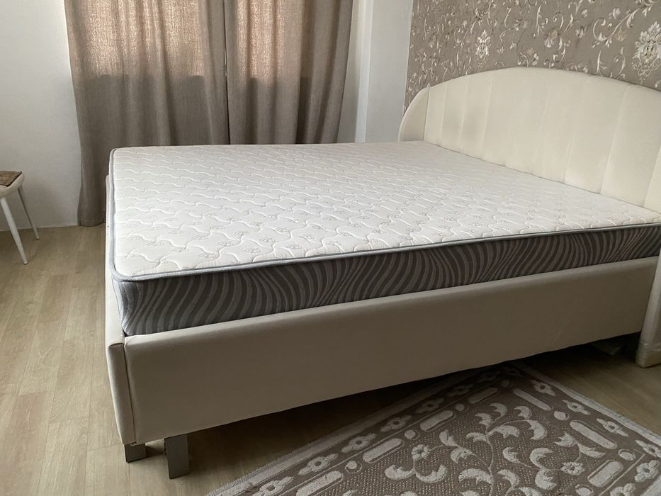 Продам кровать с матрасом