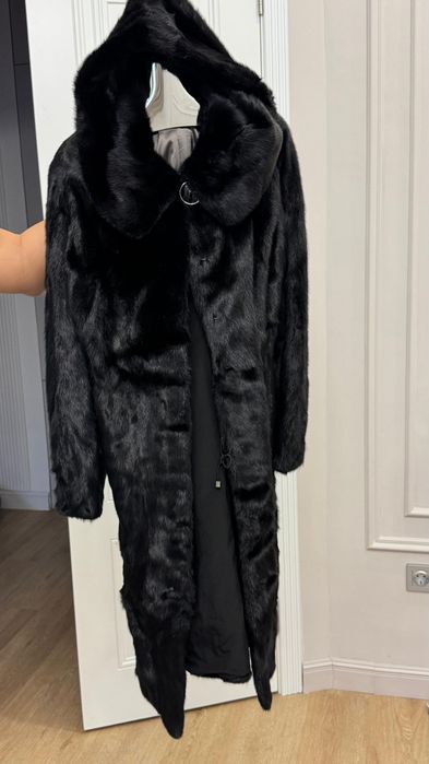 Норковая шуба черного цвета