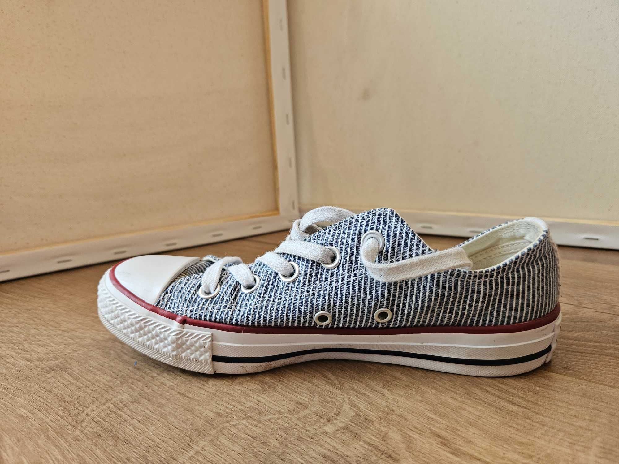 Обувки на марка Convers. Размер- 36.5.