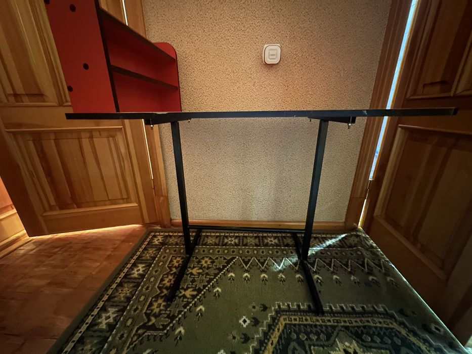 Маникюрный стол