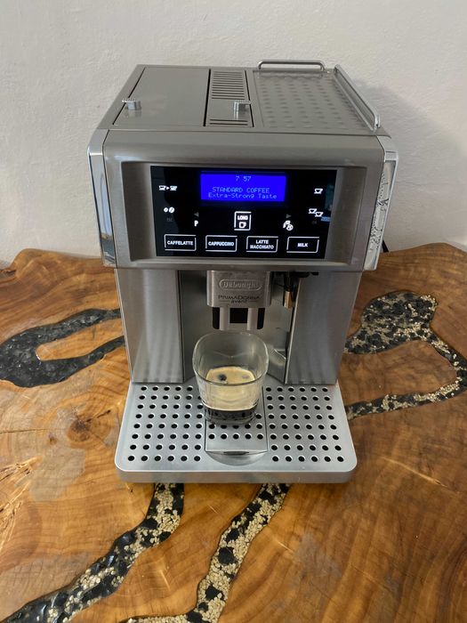 expresor / espressor cafea delonghi primadonna avant