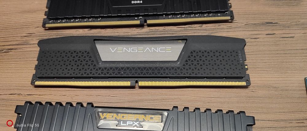Memorie RAM PC 32 GB DDR5 Corsair Vengeance