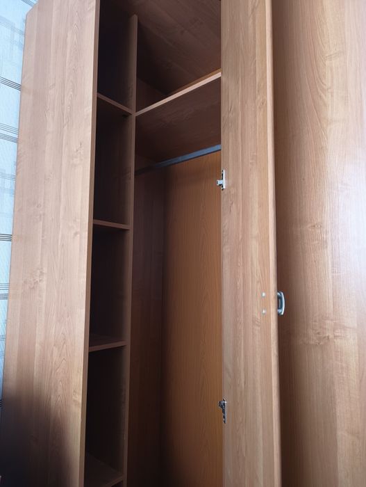 Шкаф угловой для одежды