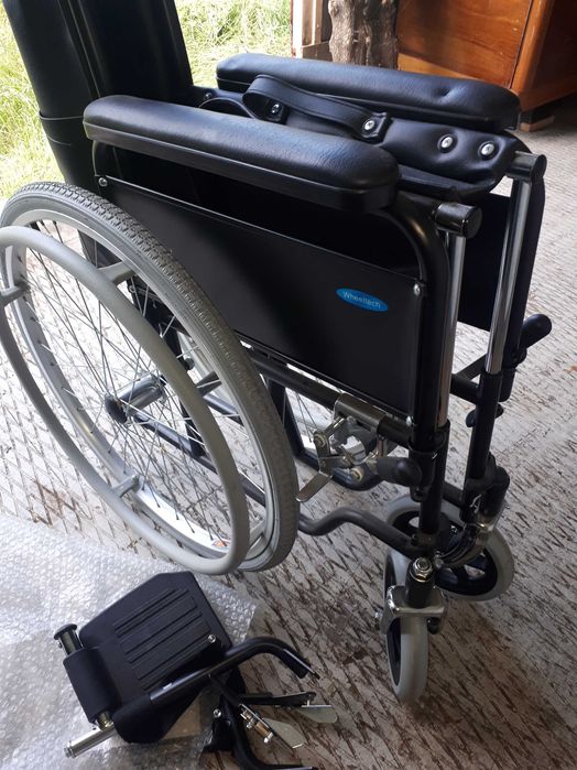 Инвалидна количка. Нова.