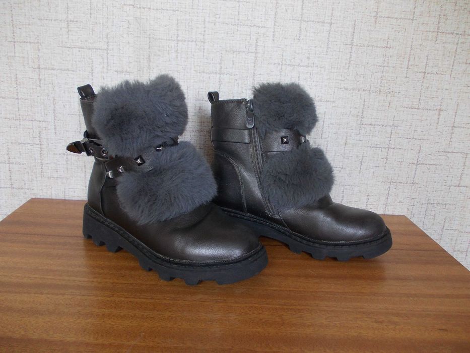 Ботинки для девочки, размер 36.