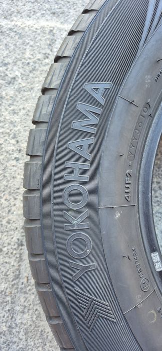 4 anvelope iarna Yokohama 225/65/16.Pretul este pe bucata